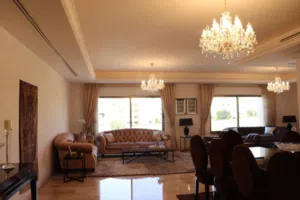 شقة فاخرة للبيع في دير غبار