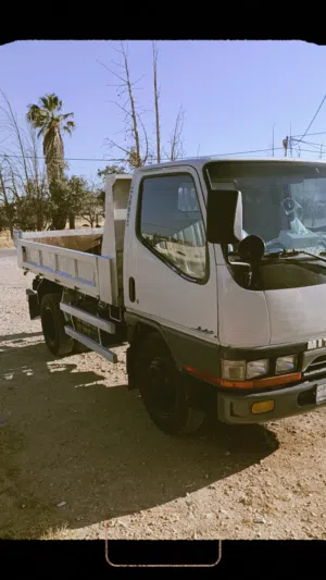 Used Mitsubishi Canter in Mafraq