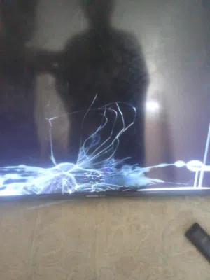 شاشه 42انش للبيع