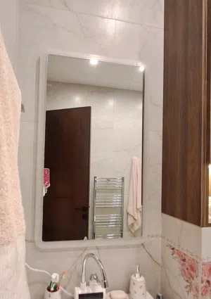 مرآة حمام كهرباء