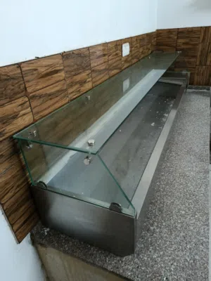 ثلاجةً سلطات