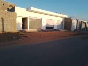 محل ومخزن للايجار