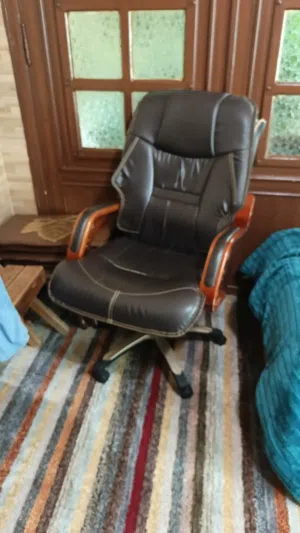 كراسي مطبخ وكرسي مكتب للبيع كلهم ب60