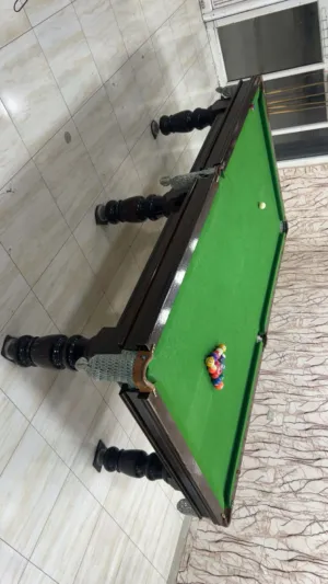 طاولة بلياردو 9 قدم