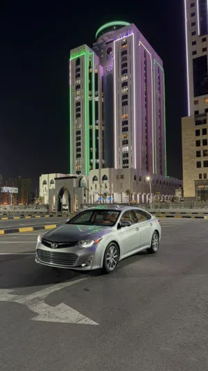 تويوتا أفالون ليميتد درجة اولى