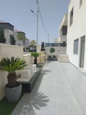 في أرقى مناطق رجم عميش  فيلا متلاصقة من ثلاث طوابق بسعر مميز / ref 1340