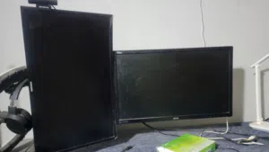 شاشات للبيع