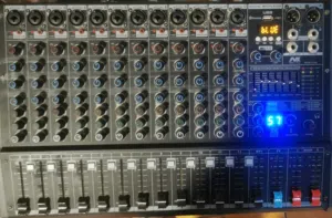 سماعات وميكسر