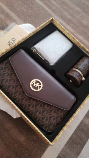 حقيبة من ماركه جوكي و MK