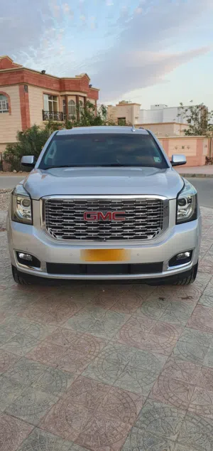 Used GMC Yukon in Al Dakhiliya