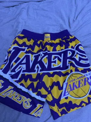 LAKERS shorts medium to large