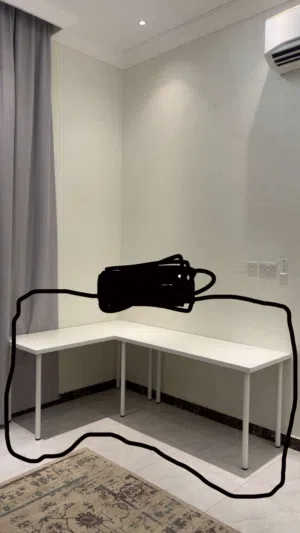 للبيع طاولتين من ايكيا و كم من شي في الوصف كله !