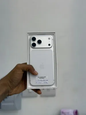 iPhone 17 Pro Max 256 GB Fine and smooth condition device