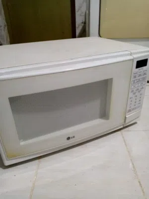 ميكروف LG للبيع نظيف وشغال بسعر 20 دينار