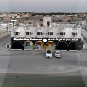 مطعم مجهز بالكامل للبيع فقط في موقع استراتيجي مميز