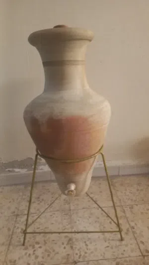 فخارت ماء حجم كبير ماء للشرب مستعملة خفيف مع غطاء و استاند حديد