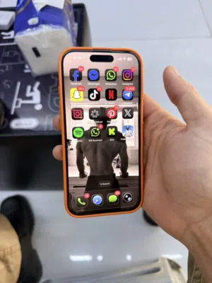 iPhone 16 عادي