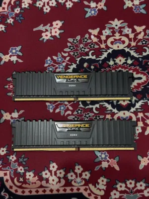 RAM Corsair Vengeance LPX 16GB 2x8 DDR4 رامات كورسير نظيف ويوجد شحن
