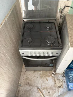 Gas burner with oven