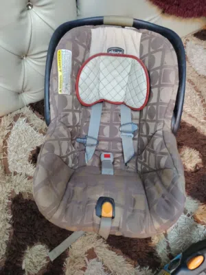 كرسي اطفال chicco