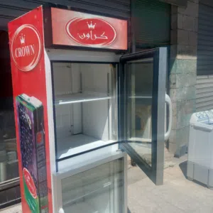 ثلاجه عرض بحاله ممتازه للبيع