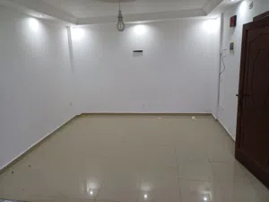 شقة للبيع باربد شارع الحصن