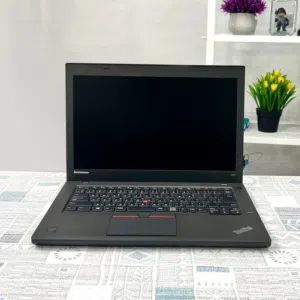لبيع لابتوب Lenovo T450 المعالج: Intel Core i5 (الجيل الخامس) رام 8 غيغا وهارد ssd 128 G