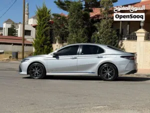تويوتا كامري لون سلفر مميز مديل 2024 فحص 3 جيد بسعر مغري قابل للبدل
