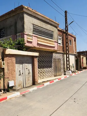 5 ft More than 6 bedrooms Townhouse for Sale in Ain Defla Other