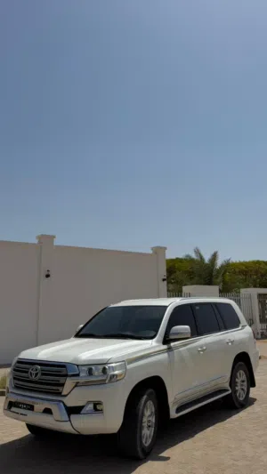 لاندكلوزر للبيع