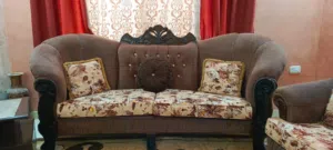 طقم كنب بحاله ممتازه خشب زان ثقيل للبيع