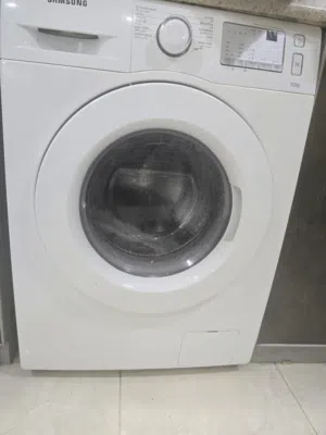 غساله سامسونج 7 كيلو شبه جديده ممتازه ولا عيب فيها استعمال خفيف جدا مو مصلحه ابدا