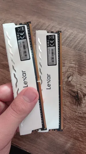للبيع كيت رامات Lexar 16GB (2x8GB) DDR4 3600MHz CL18 بحالة الوكالة - أداء عالي للألعاب والمونتاج