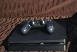 سلام عليكم ورحمة الله وبركاته  بلاستيشن 4 ربي يبارك الجهاز 500 قيقه مش مهكر