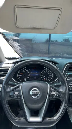 نيسان مكسيما 2019 SV نظيفه جدا بحادث خفيف