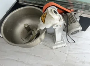 عجانه وفراده عجين حجم كبيره للبيع بسعر مناسب جدا