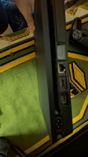 بلاي ستيشن 4 سليم للبيع