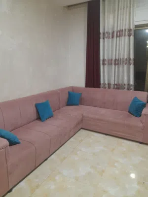 كنبايات كورنر للبيع بسعر 70 دينار فقط ثلاث قطع