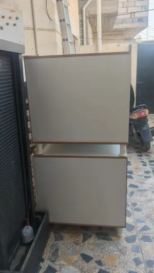 ميز تخزين مستخدم