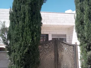 بيت مستقل للبيع
