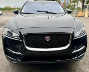 Jaguar F-Pace 35t 2017  3.0L V6 Supercharged  Black Package