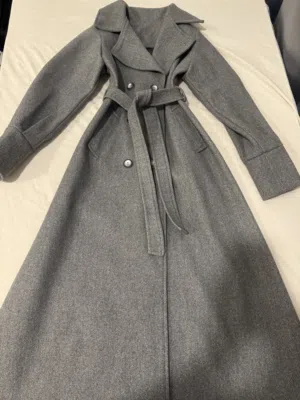 معطف شتوي رمادي أنيق بحالة ممتازة