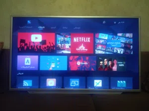 تلفزيون يونيفرسال 50 بوصة - سمارت 4K - حالة كالجديدة!