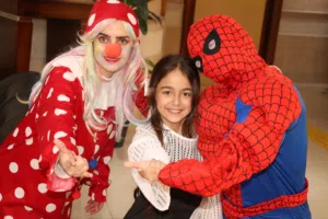 شخصية كرتونية دورا لأعياد الميلاد وحفلات الأطفال