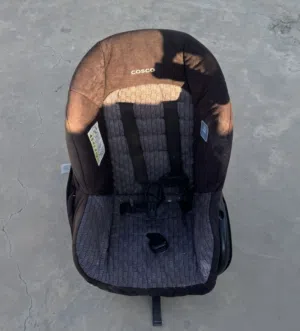 كرسي سيارة أطفال من ماركة Cosco Car seat