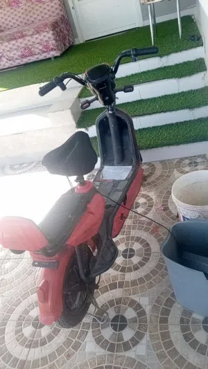 للبيع دراجه كهربائيه ما فيه شي للبيع