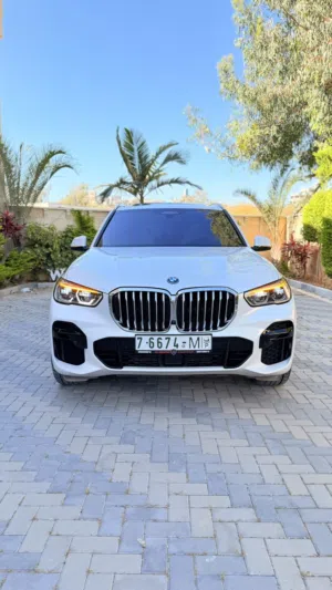 ترخيصbmw-x5-45e-2022