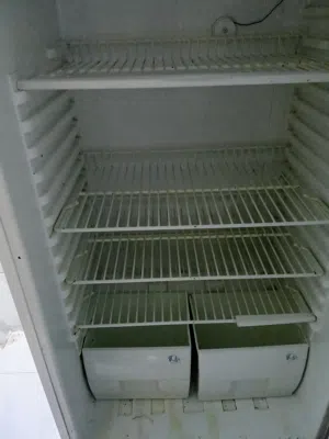 ثلاجه للبيع