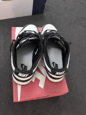 سنيكرز ابيض و اسود