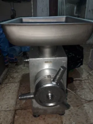 ماكينه فرمو لحوم ودجاج ماكينه ايطالي اوميجا 3 فاز